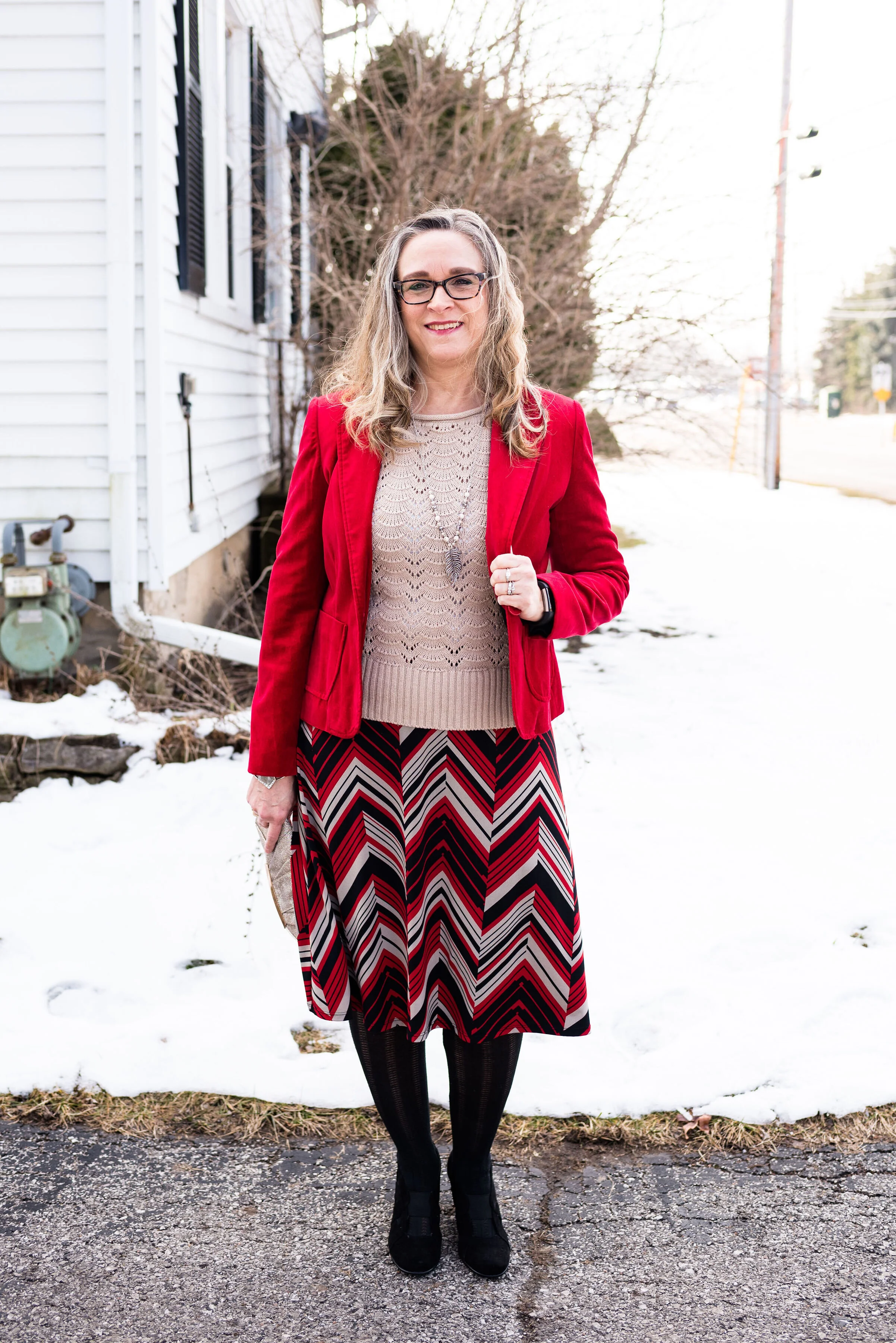 Tan and red shop outfit